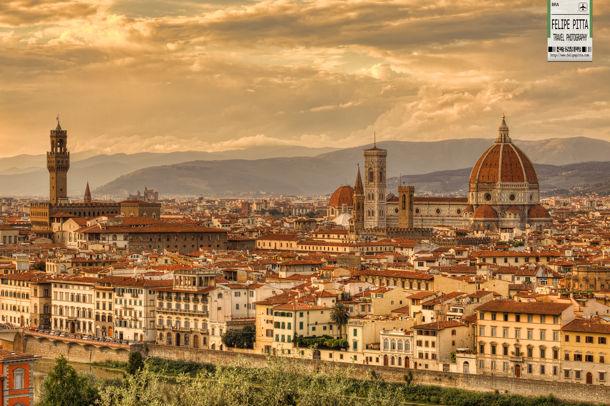 A sunset in Florence from Piazzale Michelangelo